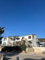 Apartmani Kasteljan 12, Stara Novalja - B&B