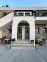 sunny rock 2 apartments - B&B Lagoúdi Zía