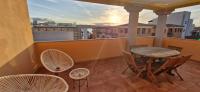 Capo Figari 13, Appartamento spazioso nel centro di Golfo Aranci con terrazza vista mare, Wi-Fi, parcheggio gratuito - Chambres d'hôtes Golfo Aranci