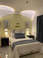 Little Room Airport By Merengue House - B&B