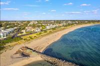 Bright 2B Coastal Getaway Steps From Beach - Ferienwohnung Melbourne