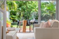 Le Court 4 Noosa - Stylish apartment, walk to beach and shops - Chambres d'hôtes Noosa Heads