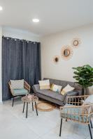 Modern house, 5 minutes from El Salvador Airport - Bed and Breakfast
