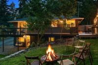 Spacious Main Street Retreat for families and large groups - B&B Edmonds