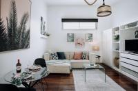 Palm House by Coast Hosting - B&B