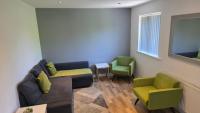 4 Bedroom Home Tameside Greater Manchester Sleeps 8 - Ferienwohnung