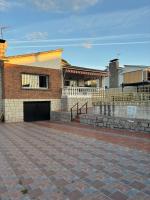 Magnífico chalet con piscina privada y vistas impresionantes - Bed and Breakfast Aldea del Fresno