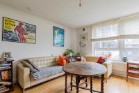 Characterful 1 Bedroom Flat Close to DLR - B&B