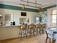 NEW Iron Gates - Central Frome - B&B Frome