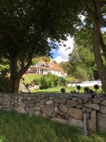 Skärgårdsparadis i Strömstad i anslutning till strand och hamn - B&B