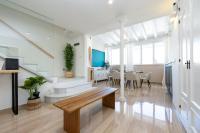ChezmoiHomes Penthouse Boutique with terrace - B&B Granada