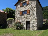 Gîte pittoresque en bord de rivière avec jardin clos, proche sports et sites touristiques - FR-1-582-176 - Chambres d’hôtes