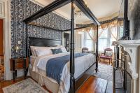 Free Parking & Private Bath Mandeville King Suite in a Charming 1888 Victorian House - B&B Savannah
