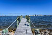 One of a Kind two story gated Halifax Riverfront - B&B South Daytona