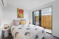 Bright and Stylish Tauranga Home - B&B Tauranga