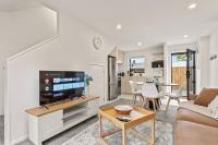 Gorgeous 2 Bed Henderson Stay - B&B