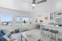 Penthouse Steps from Victoria Beach 180 degree ocean views - B&B Laguna Beach