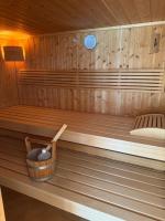 Chalet Swiss Dream - Luxury Lakeview Chalet with AC near Interlaken - Bed and Breakfast Niederried