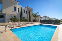 Townhouse Flower - 2BR Coastal Retreat near Coralia Beach - Chambres d'hôtes Pégeia