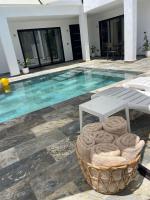 Apartamento Entre Playas 1 con piscina - Bed and Breakfast