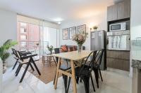 Santa Lucia Family Fun Central Apt - B&B