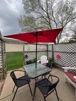 Contemporary Cutie - B&B Lincoln