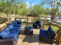 Badin Shores Lake Home Lots of Amenities - B&B