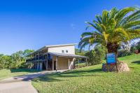 Surf Hunter - holiday house walk to beach, cafes , byo linen - B&B Agnes Water