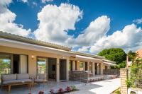 Phos Elegant Residences by Konnect, 400m to the beach - Chambres d'hôtes Dassia