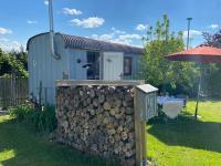 Bei uns im Allgäu - Gästewagen Hoimelig mit Warmwasser-Außendusche - B&B Bad Wurzach