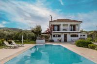 Villa Lola - 3 Bedrooms & Private Pool - Chambres d’hôtes Lithakiá