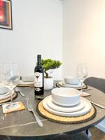 Folkestone Oasis - Central 2 Bedroom Apartment - Pets Welcome! - B&B