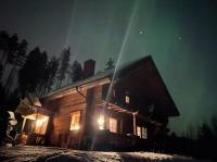 Glamping tent in a forest, lake view - Bed and Breakfast Bjuråker