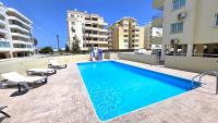 Stylish 2BR Apartment with Balcony, Wifi & Pool - B&B Larnaca