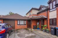 Room close to city - Ferienwohnung Loughton