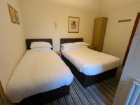 Twin Room with Private Bathroom