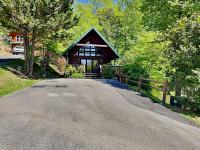 Hugs N Kisses - B&B Gatlinburg