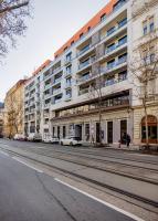Stylish Ground-Floor Comfort w Terrace & Parking - B&B Budapest