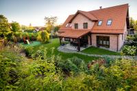 Willa Pod Błękitnym Koniem - Bed and Breakfast Jeziorowskie