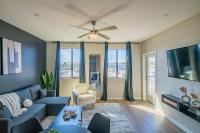 Convenient 1BR Uptown Biltmore Gym Pool Parking - B&B