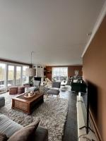 5 bedroom Spectacular view & charming house in Vollen centre - Bed and Breakfast Vollen