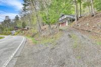 Lake-View Cabin with Furnished Deck in Hadley! - B&B Hadley