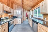 Lake-View Deck! Cabin Near Saratoga Race Course - Bed and Breakfast Hadley
