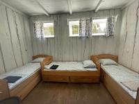 SiwyDOMEK jezioro Kierwik, blisko plaża, 3 pokoje dla max 9 osób - B&B Kierwik