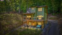 Smoky Mtns Private w/Hot Tub, Game Room, Pets Free - Chambres d'hôtes Sevierville