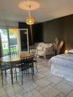 Appartement avec piscine et spa - B&B
