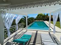 Villa Pamatai en toute intimité avec piscine et vue imprenable - B&B Faaa