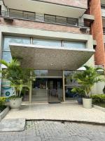 Aparta estudio muy bien ubicado - Bed and Breakfast Medellín