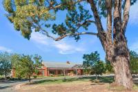 Nepeta Cataria Estate - Echuca Holiday Homes - Bed and Breakfast Moama