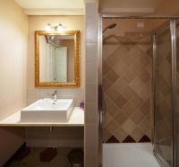 Camera Matrimoniale/Doppia con Letti Singoli su 2 Livelli